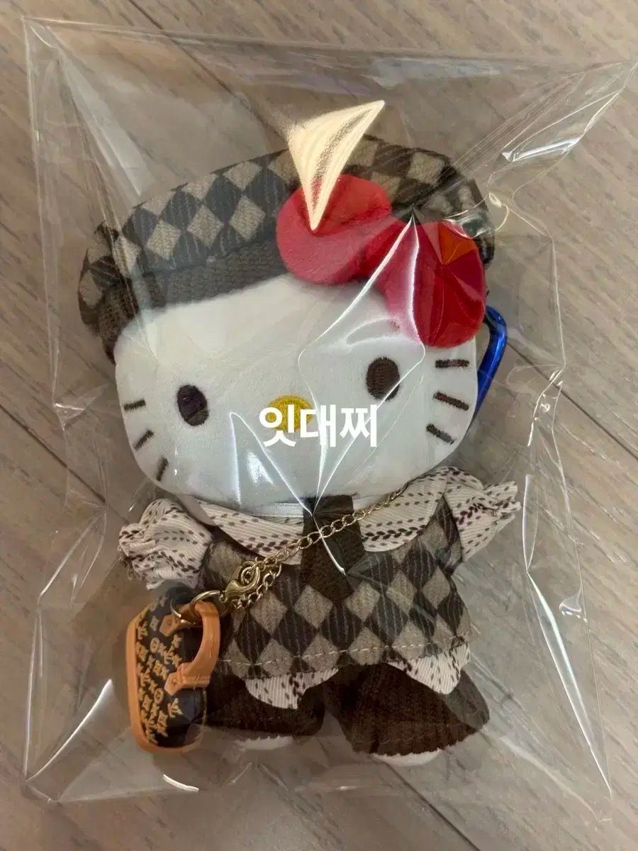 期間限定価格エムシービケン ビューティーバー Hello Kitty