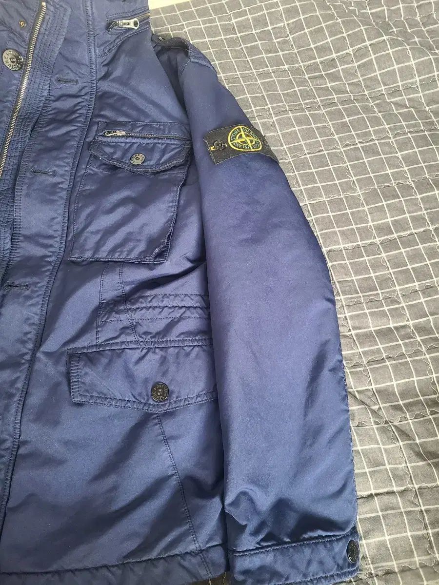 ストーンアイランド