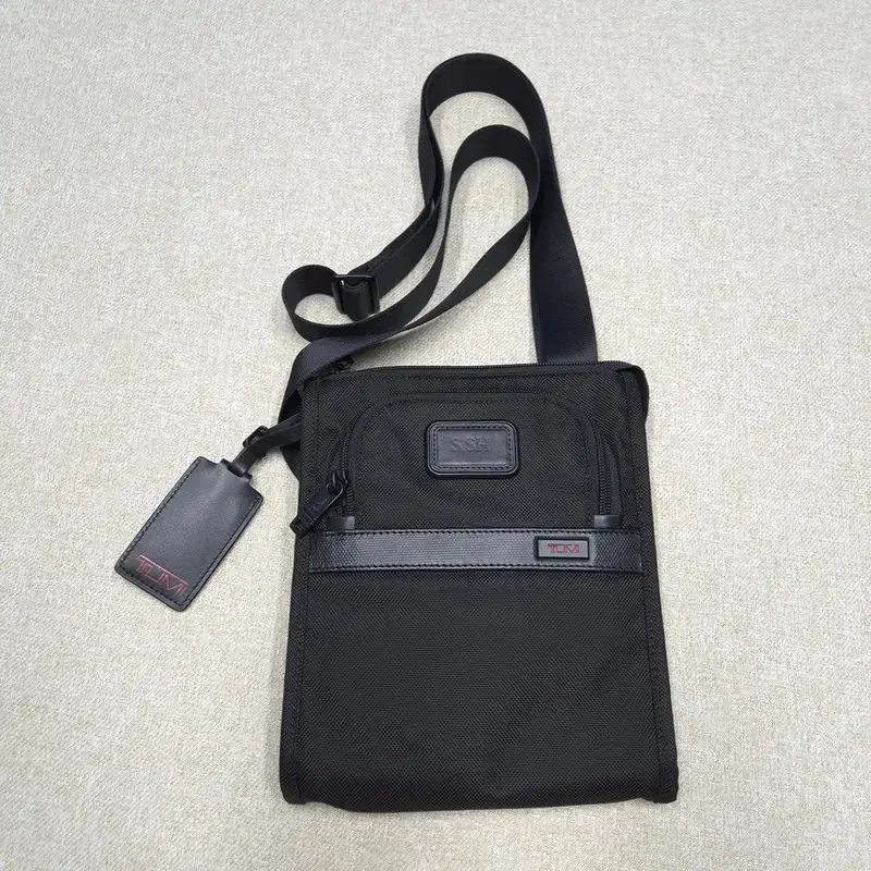 トゥミ TUMI アルファ2 ポケット バッグ スモール