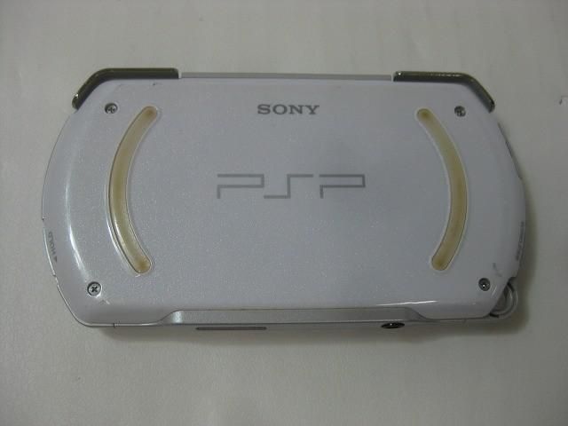 品 ゲーム PSP 本体 go ホワイト N 1000 本体のみ