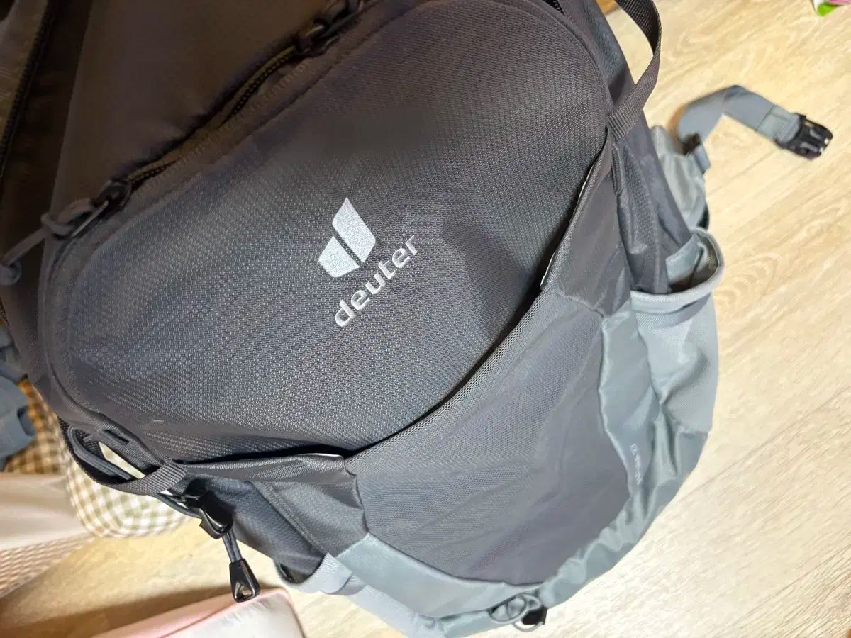 ドイター プー 27 登山 バックパック - グレー