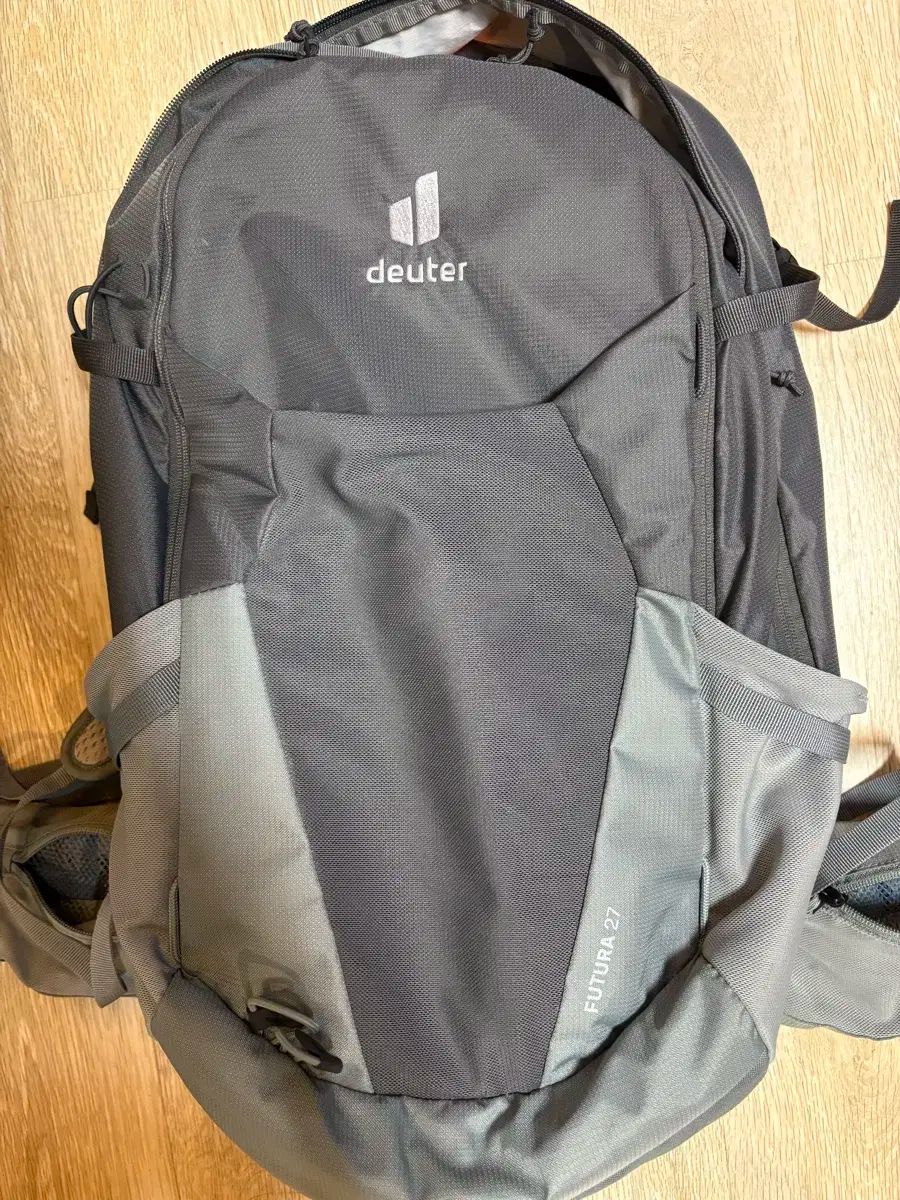 ドイター プー 27 登山 バックパック - グレー