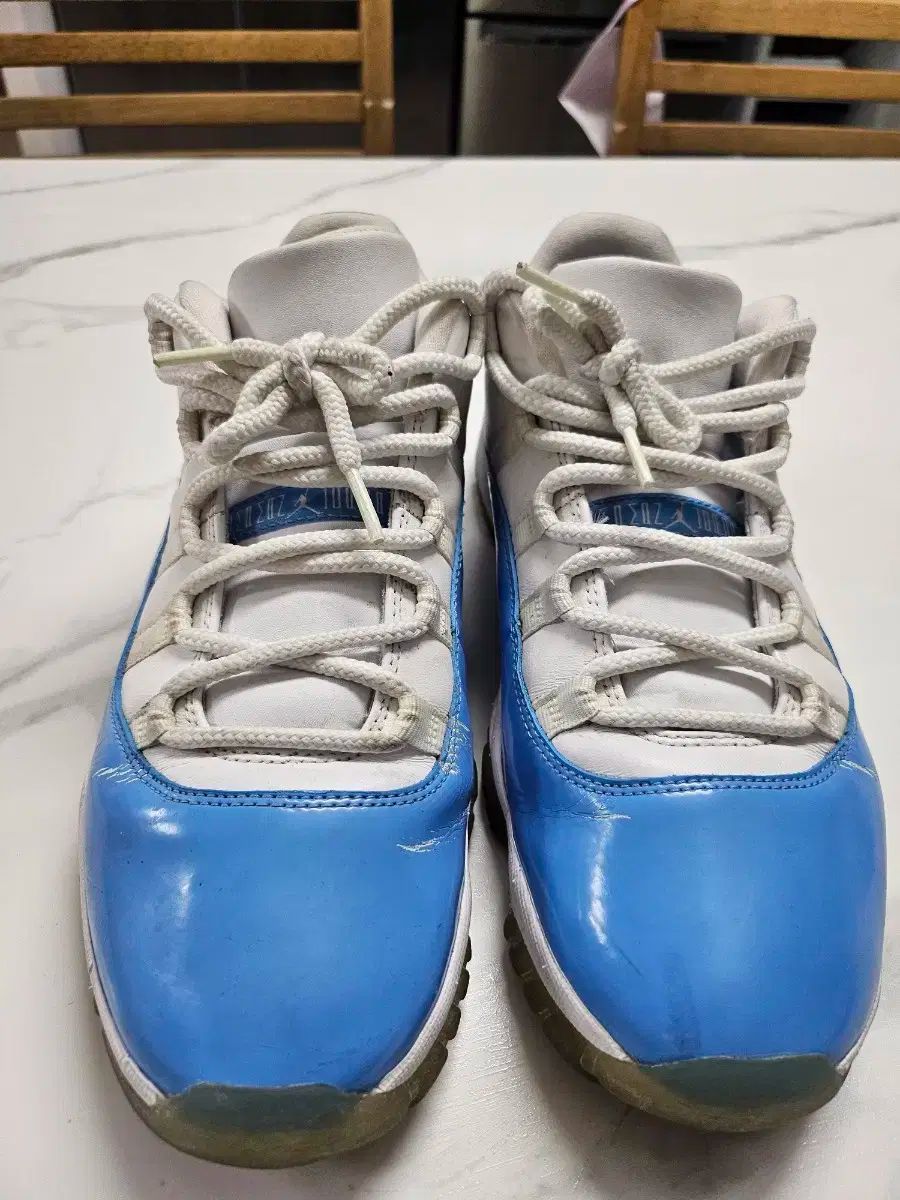 ナイキ ジョーダン11 レトロ ロー ユニバーシティブルー 27.5 cm