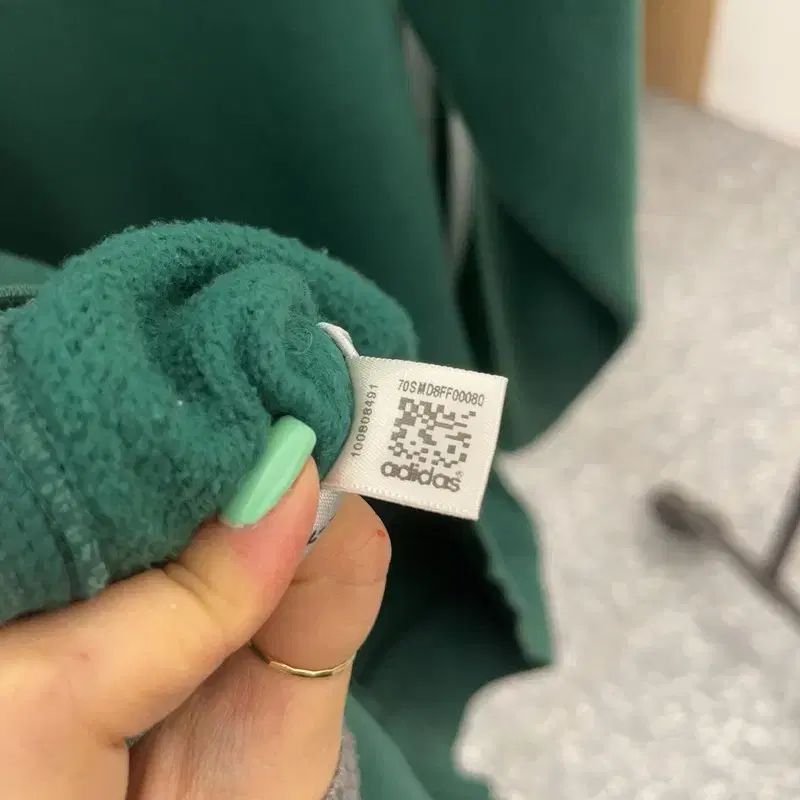 ヨーロッパ ダークグリーン