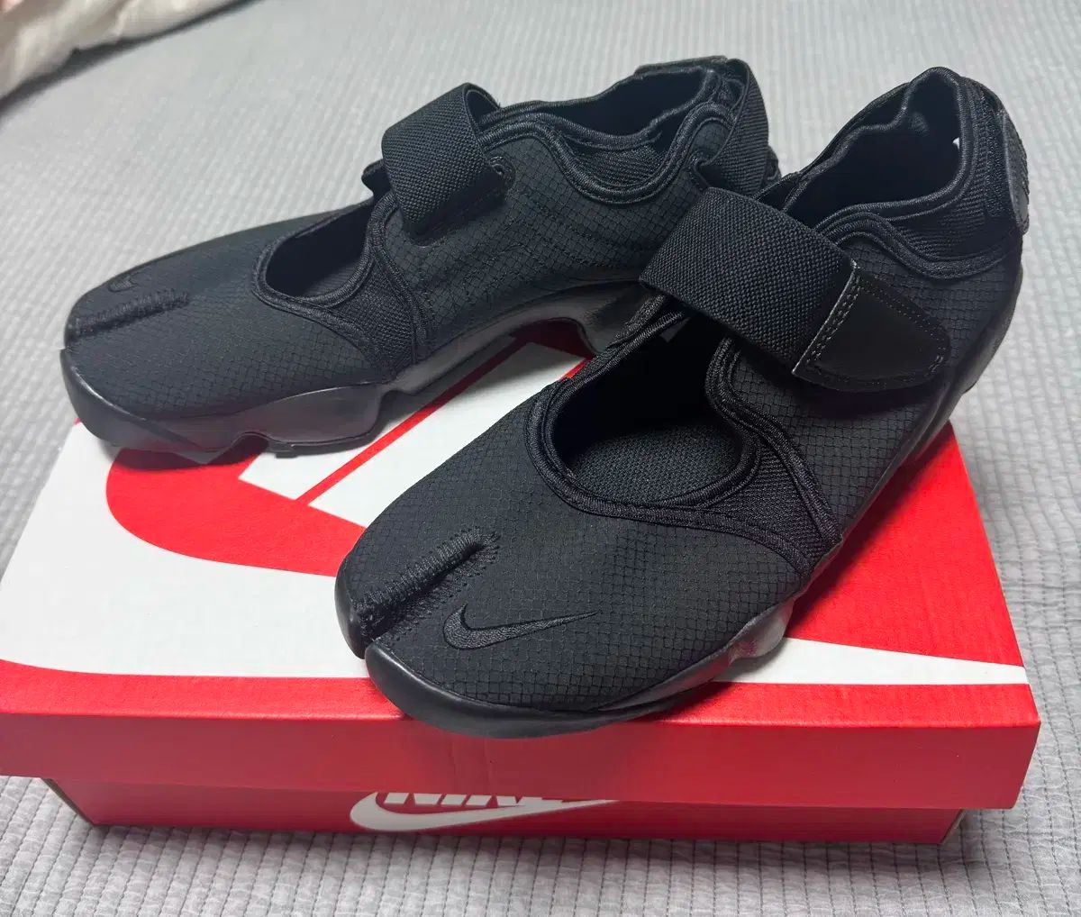 ナイキ エア リフト ブリード ブラック w270