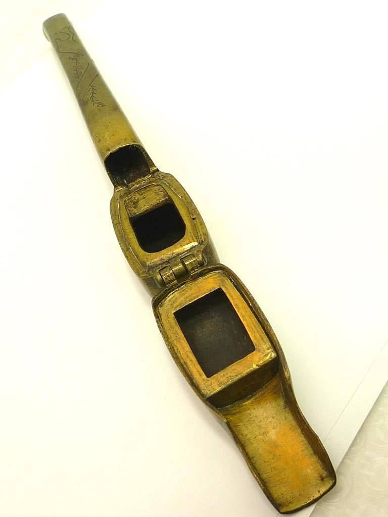 【希少品】陽白草文様一体型矢立 真鍮 アンティーク 矢立 骨董品 激レア トップ 矢立 真鍮 陽白草文様 一体型矢立 刀装具 書道具 江戸