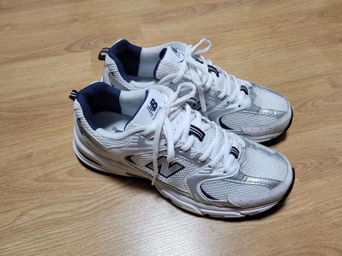 ニュー ンス 530 白 シルバー 280