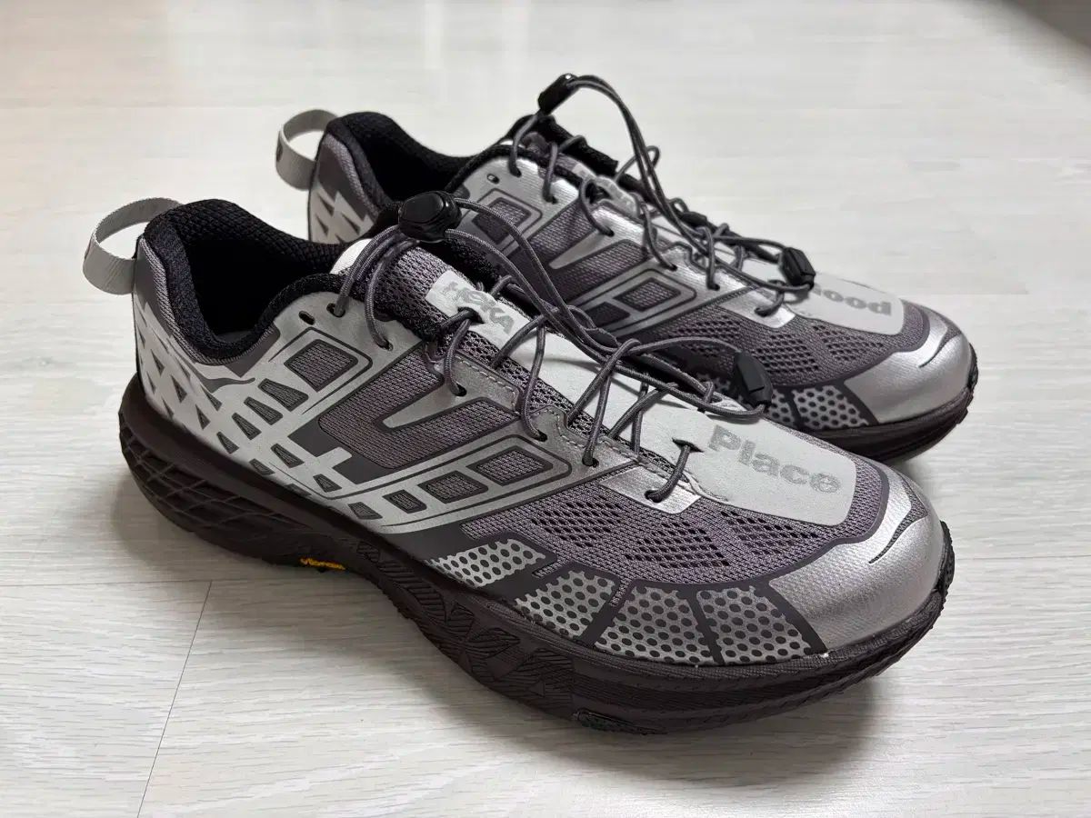 270 HOKA ONE ONE x ウナ スピードゴート2 アクスタ アストラルギャラクシー