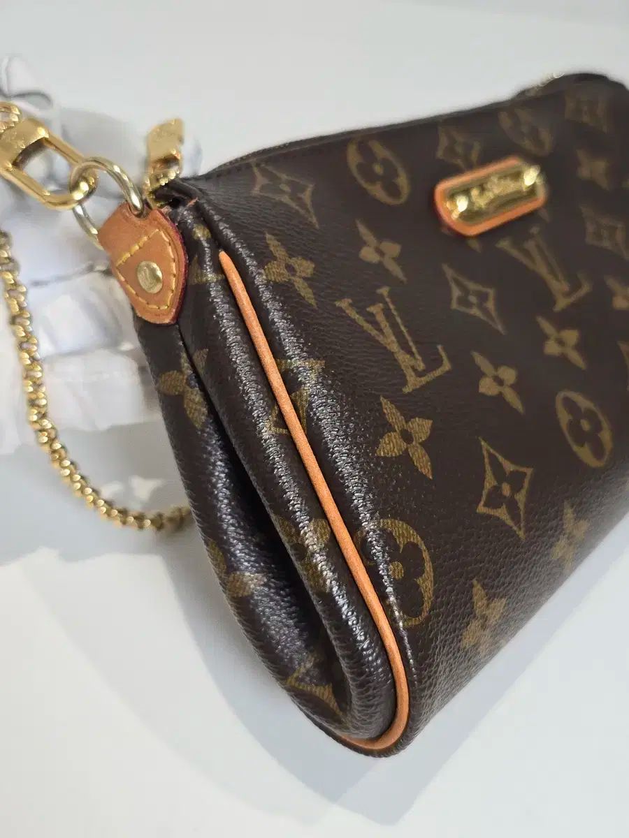 モノグラム ポーチ