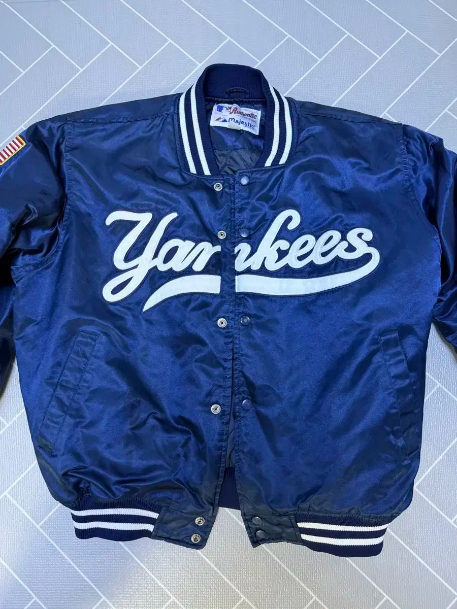 ニューヨーク ヤンキース Majestic 野球 ジャケット L