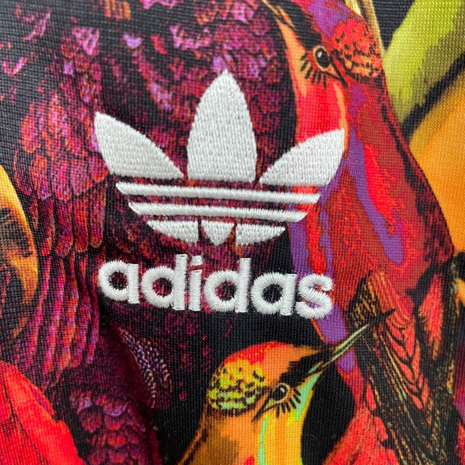 トラックジャケット