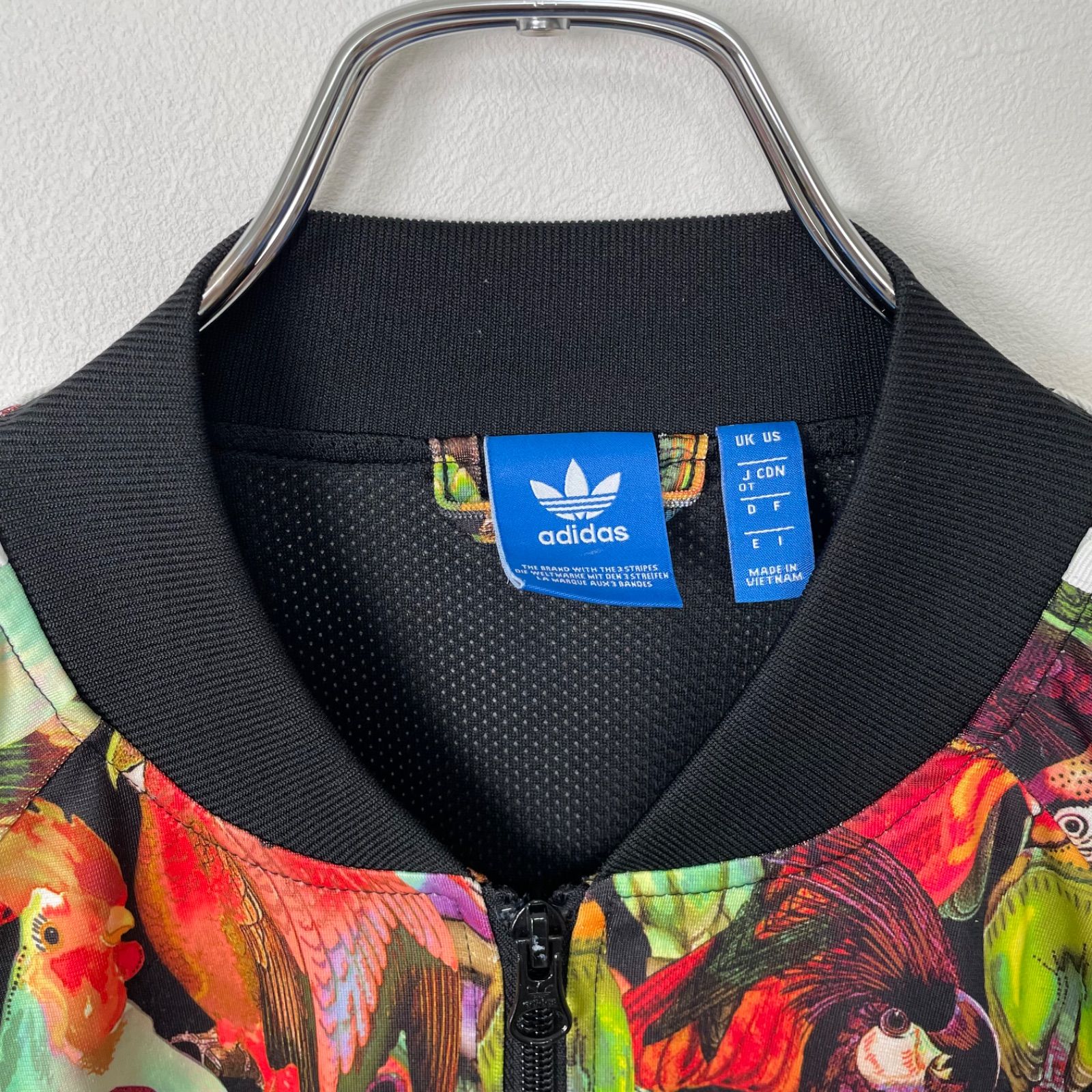 adidas originals トラックジャケット オウム総柄 レディースL〜XL相当