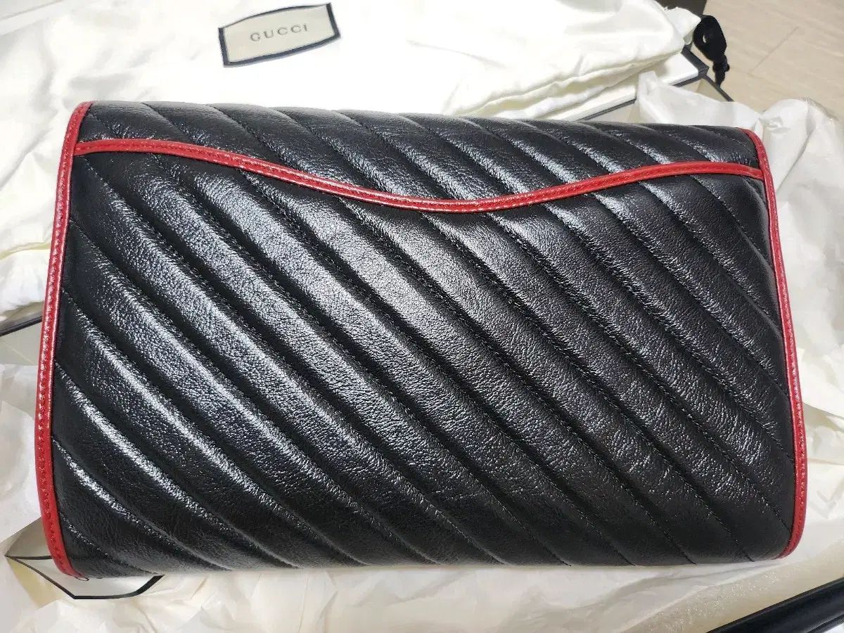 グッチ マーモント マトラッセ クラッチバッグ