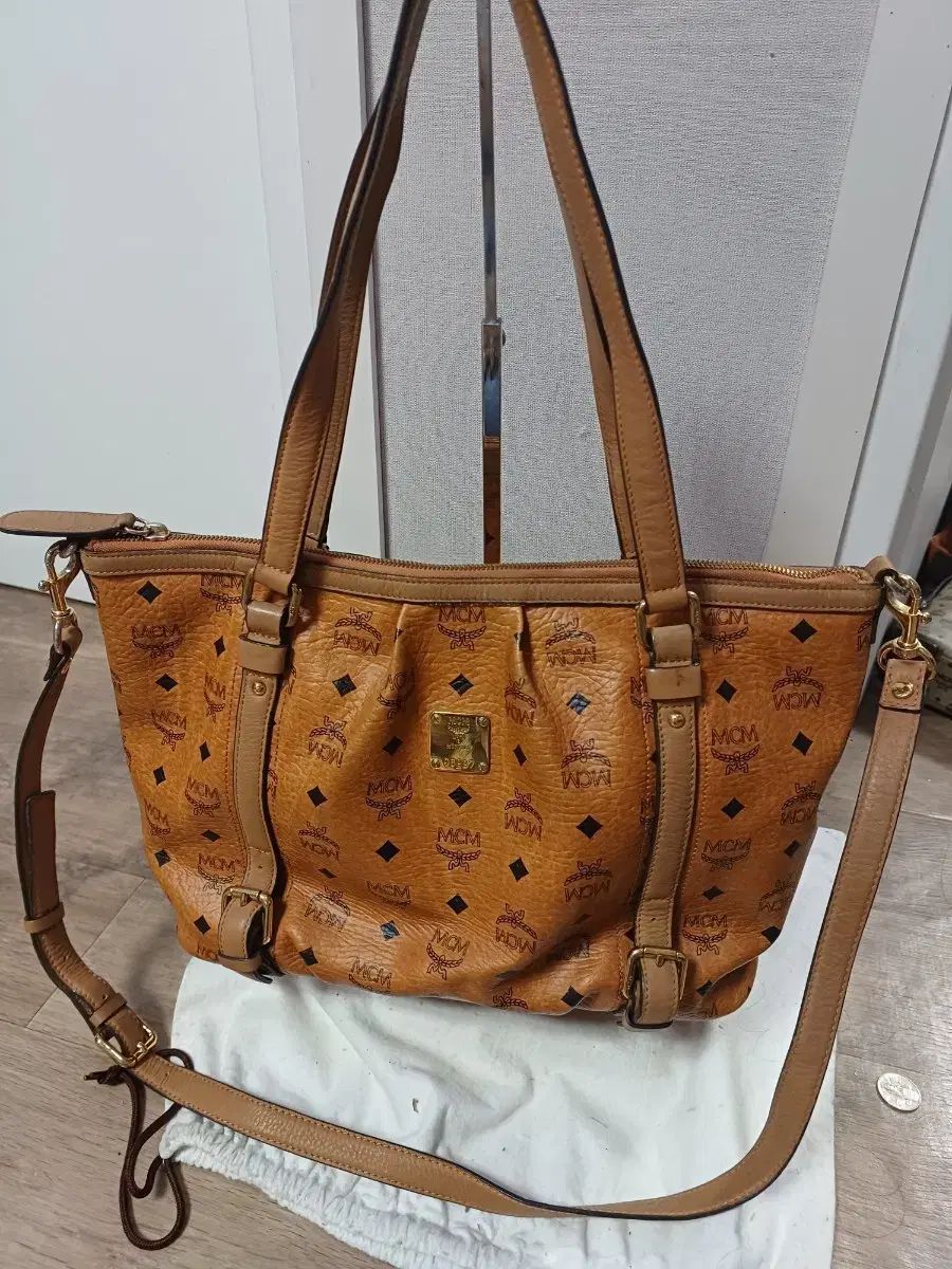 MCM バッグ タグあり