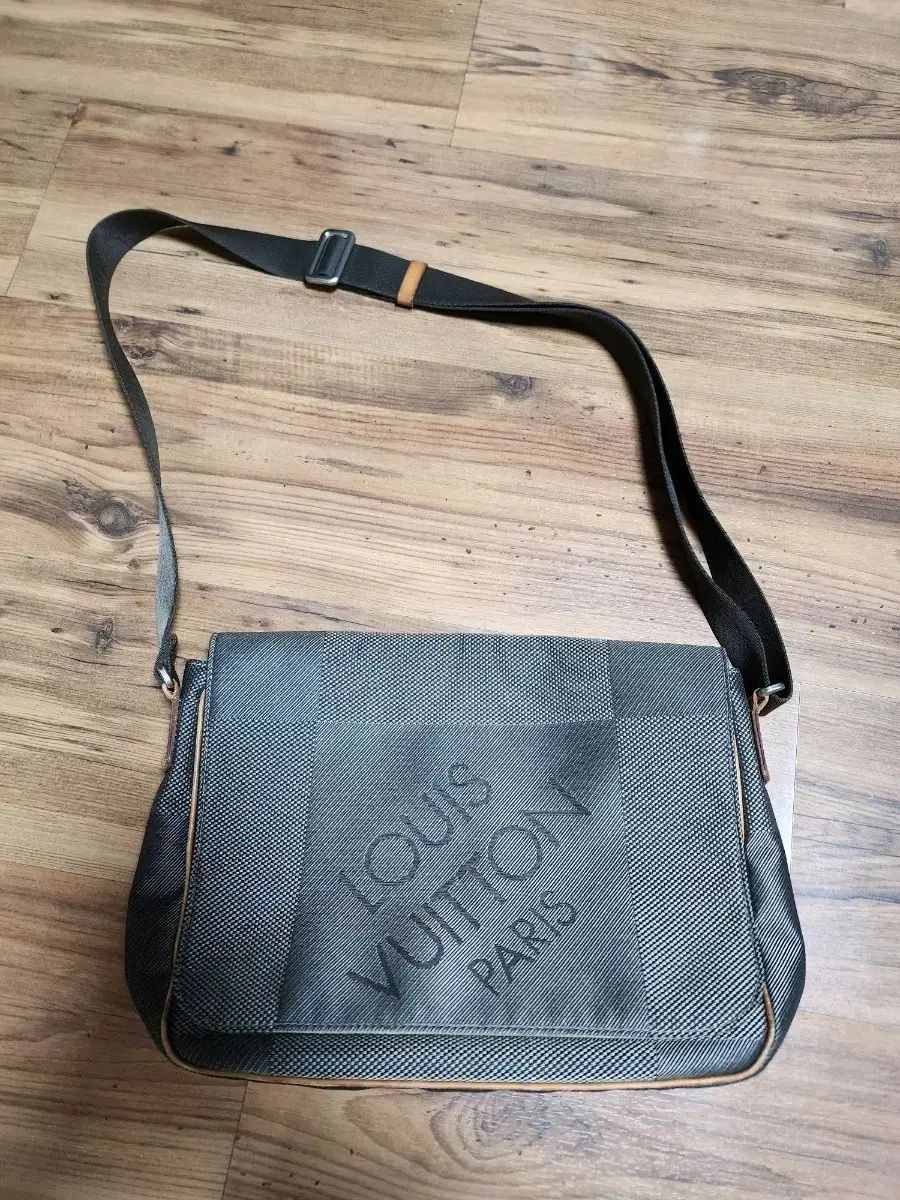 ルイヴィトン ダミエ ジャン プチ メッセンジャーバッグ