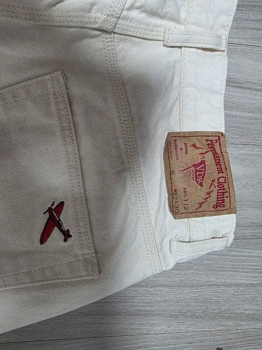 VDR ワイド ホワイトデニム 32