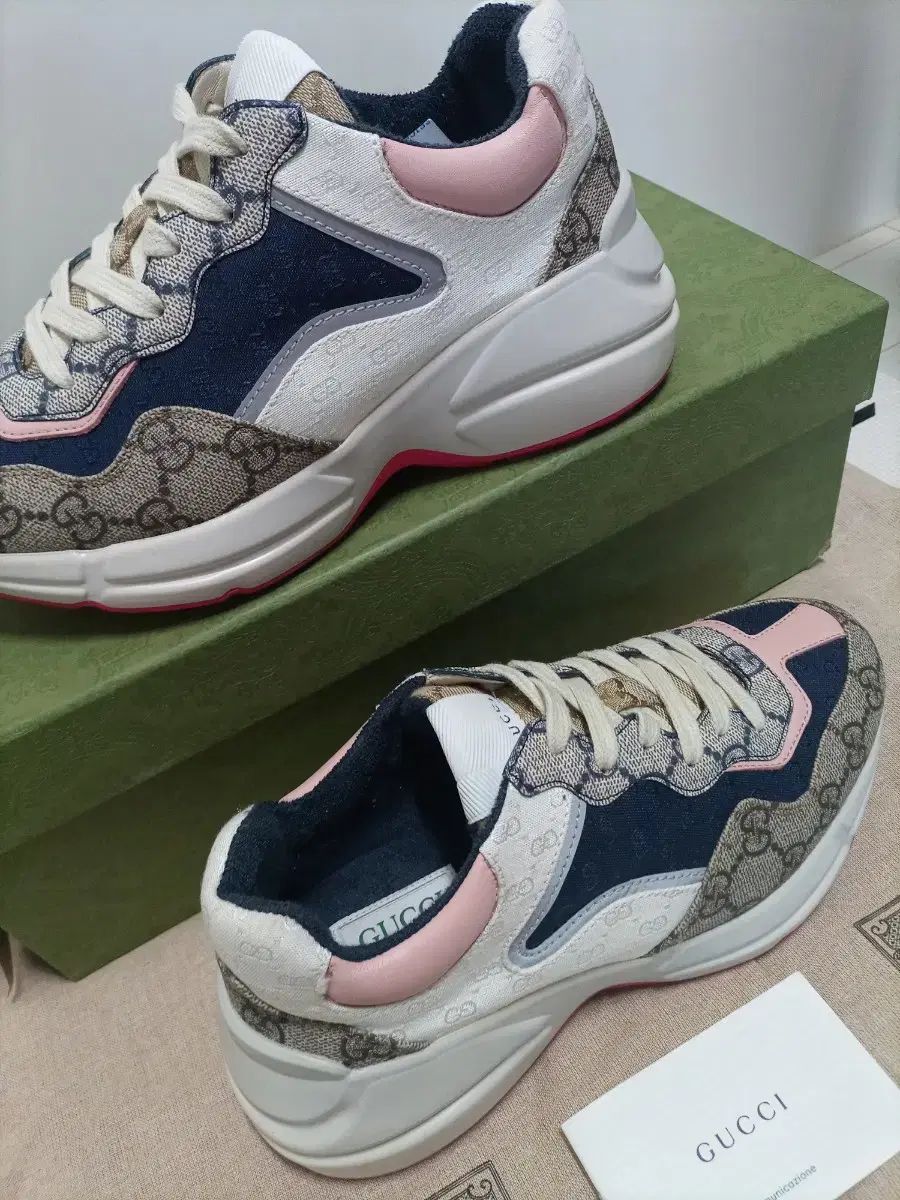 A グッチ ライトン 36 定価 140万円台