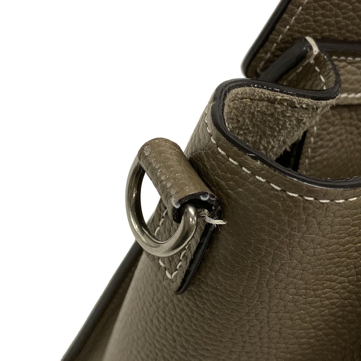 グレーベージュ