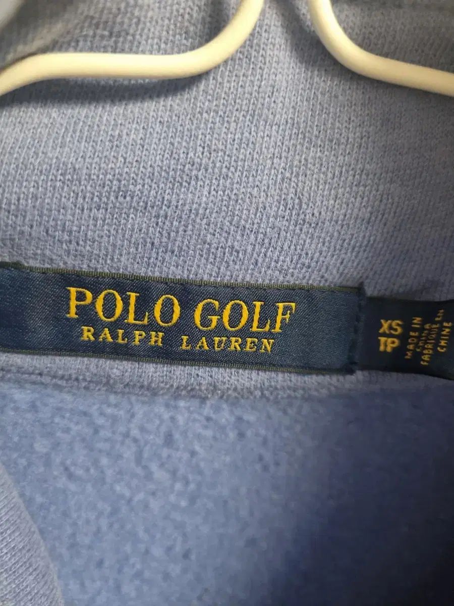 スカイブルー ジップアップ