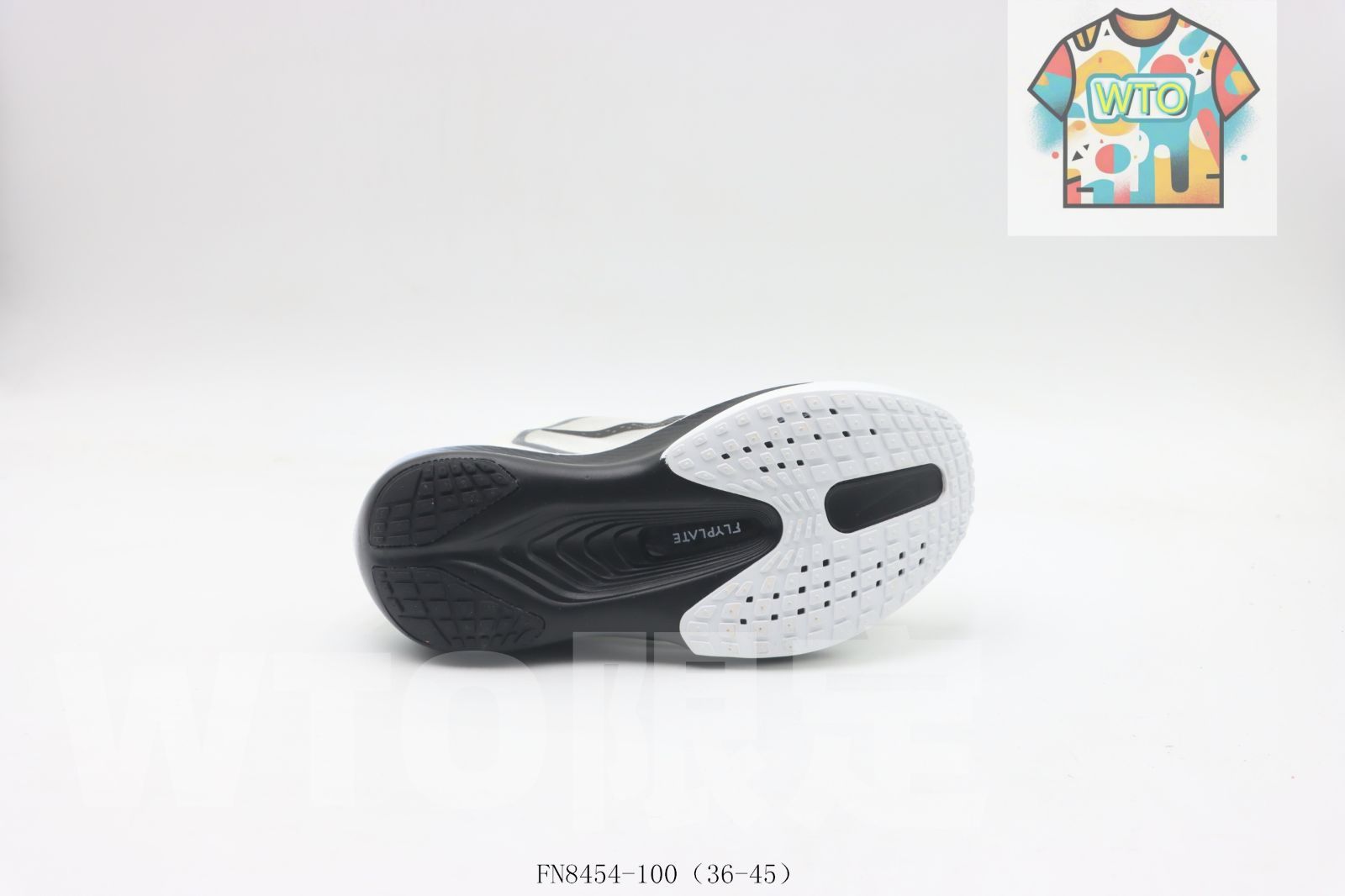 スモークグレー