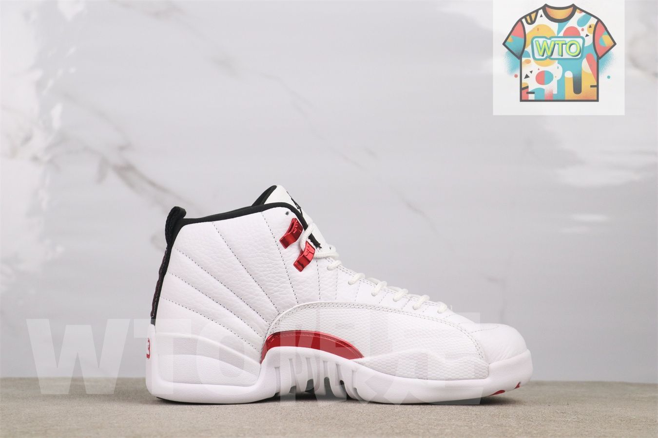 CT8013-106ナイキ エアジョーダン12 レトロ ブラック ホワイト ユニバーシティレッド
