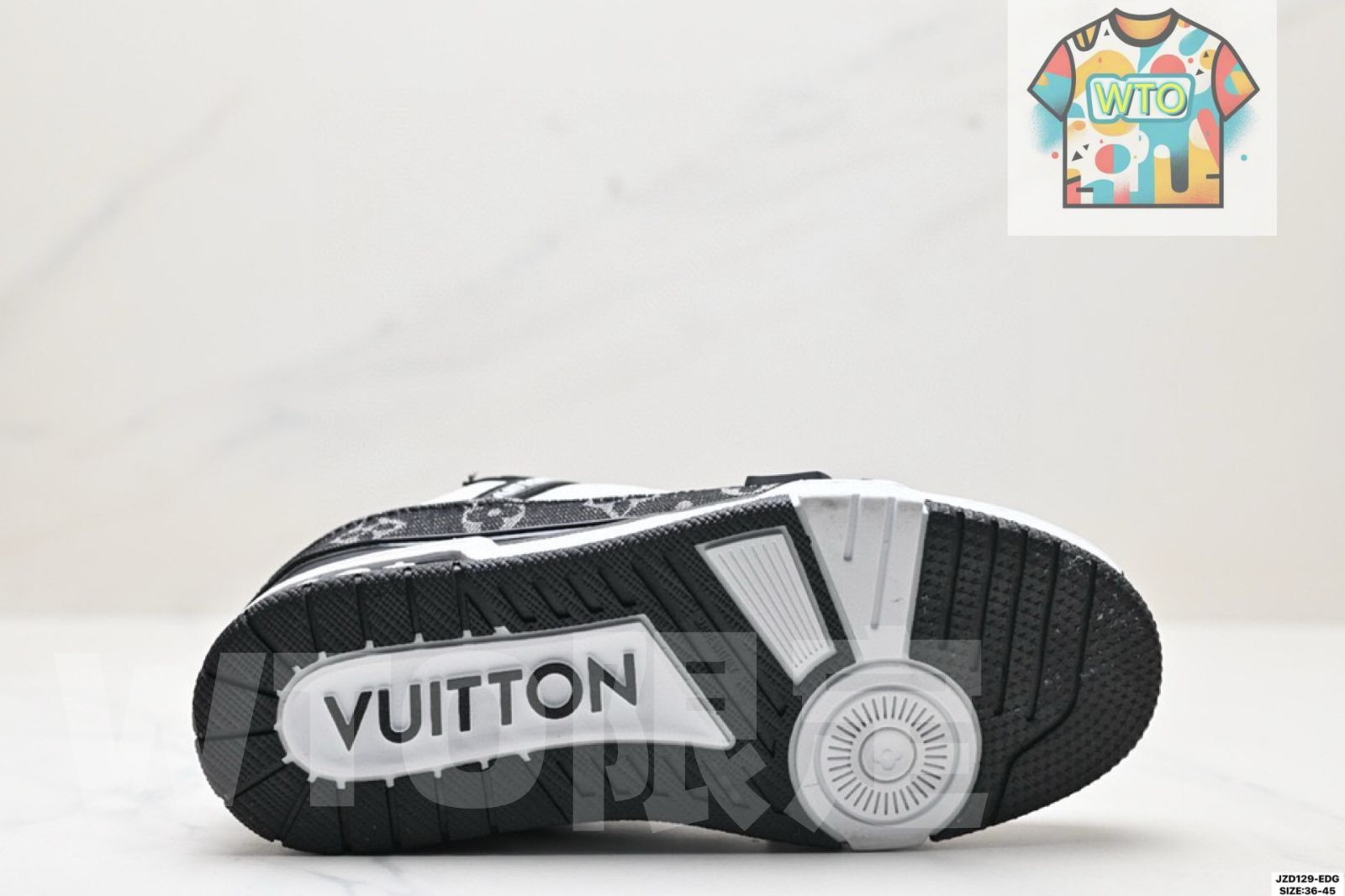 トレーナー スニーカー