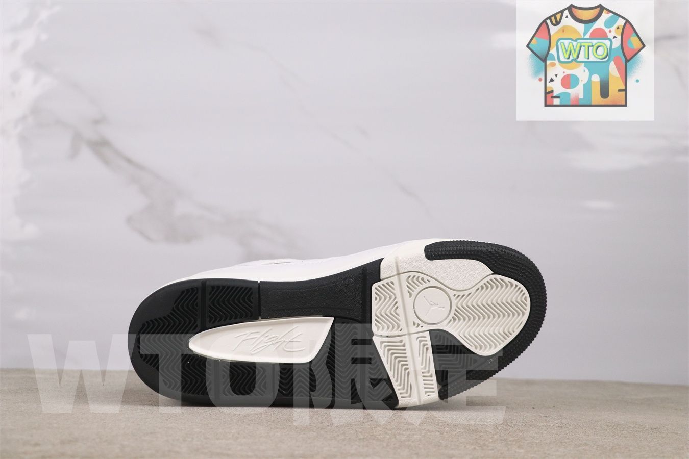 フライトコート ホワイト