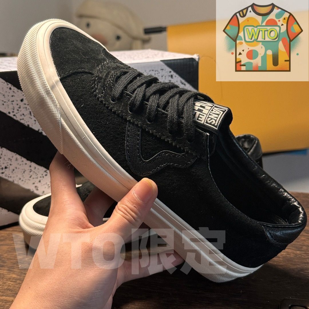 フルブラック スニーカー