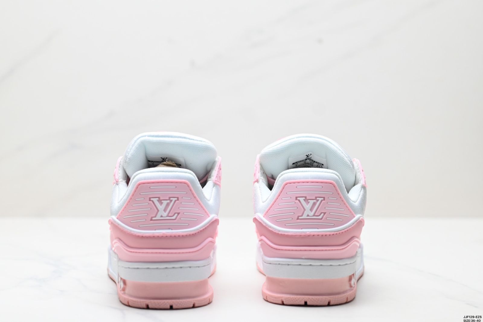 スニーカー ロー