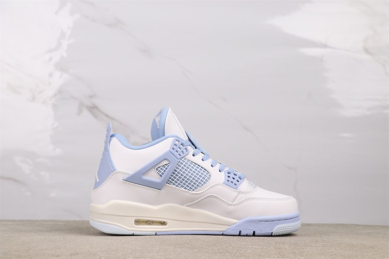 全新 ナイキ ウィメンズ エアジョーダン4 レトロ アルミニウム HV0823-100