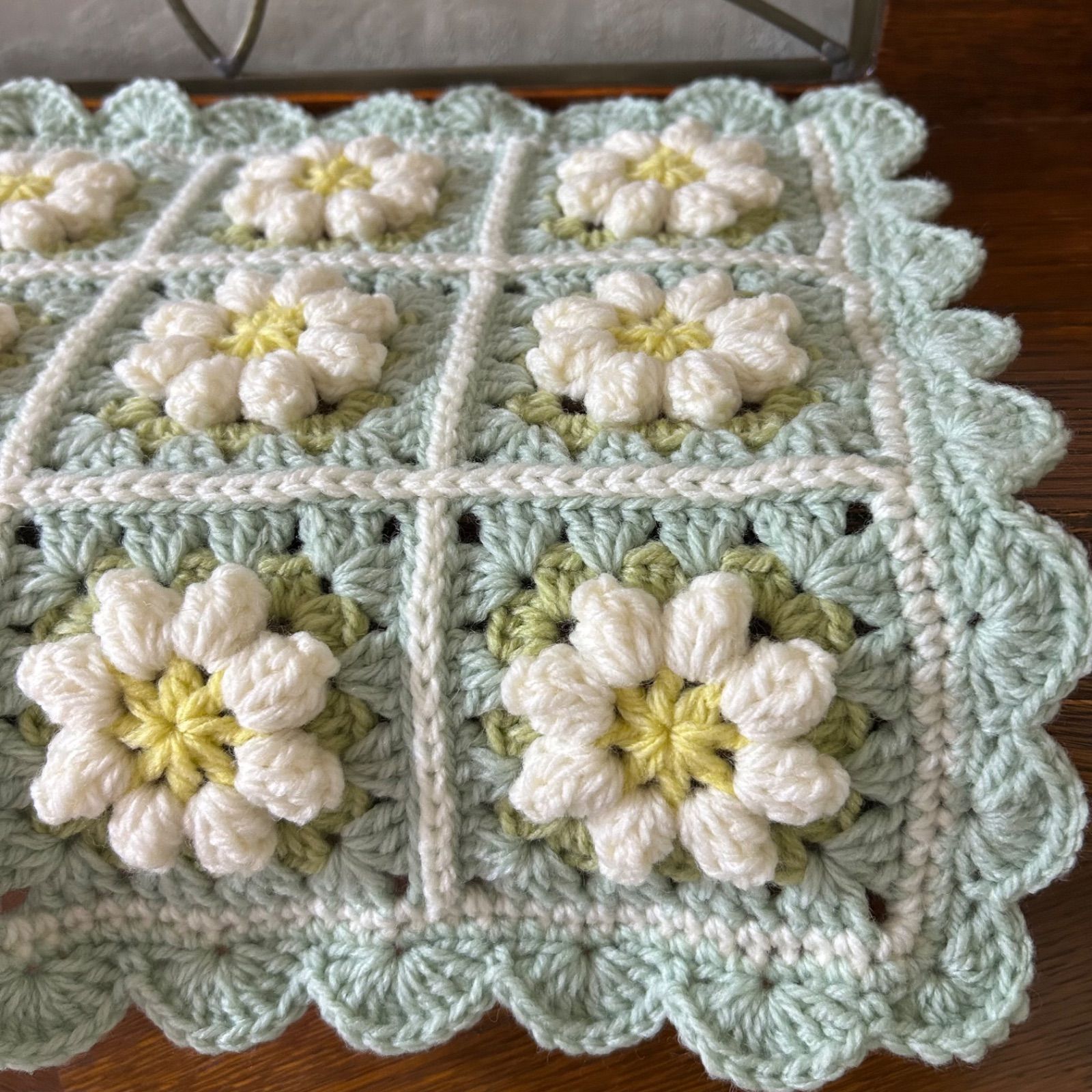 マルチカバー モチーフ編み ぷっくりお花 ハンドメイド - メルカリ