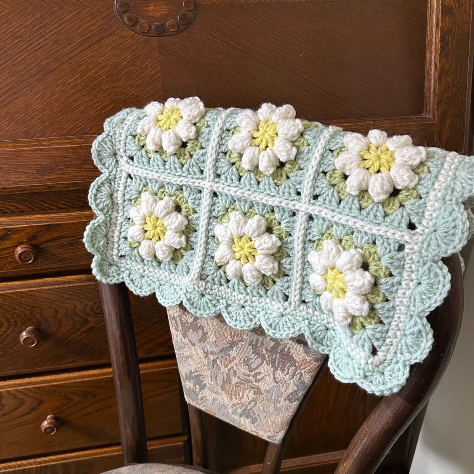 マルチカバー モチーフ編み ぷっくりお花 ハンドメイド - メルカリ