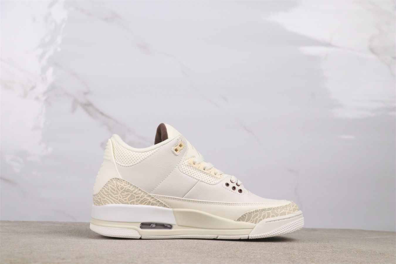 全新 エアジョーダン3 トラヴィス スコット コラボ 136064-668