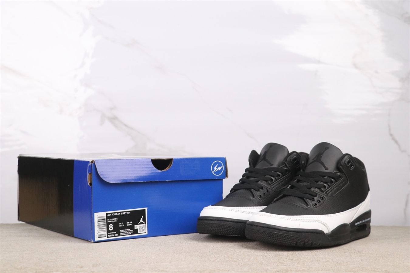 バスケットシューズ