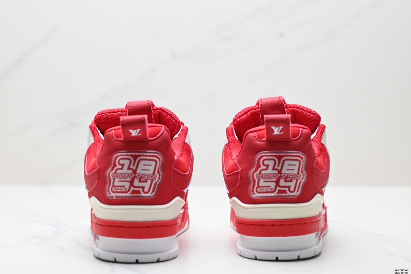 トレーナー スニーカー