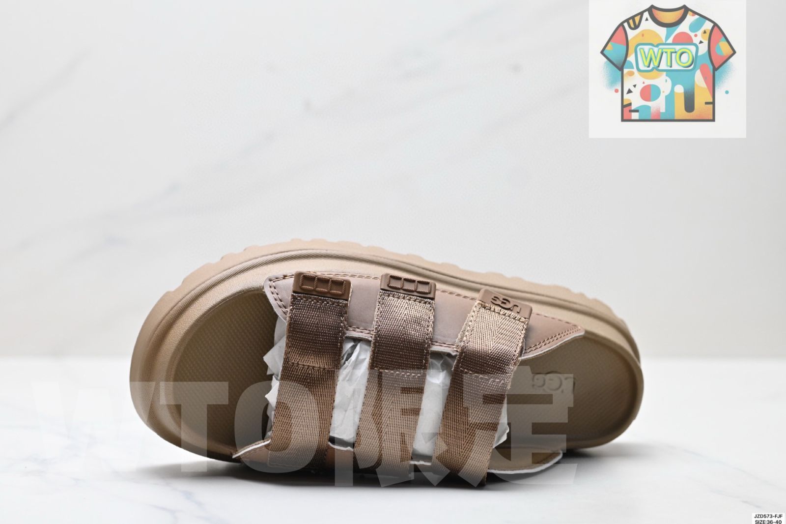 今日 UGG 2025 夏の新商品 レディースゴールデンシリーズ 厚底マジックテープ スリッパ 在庫 価格