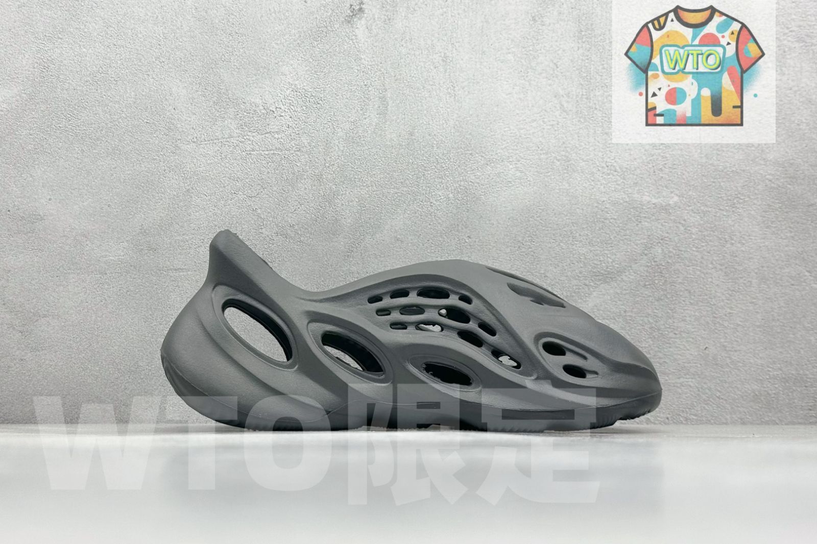 アディダス イージー フォームランナー オニキス HP8739