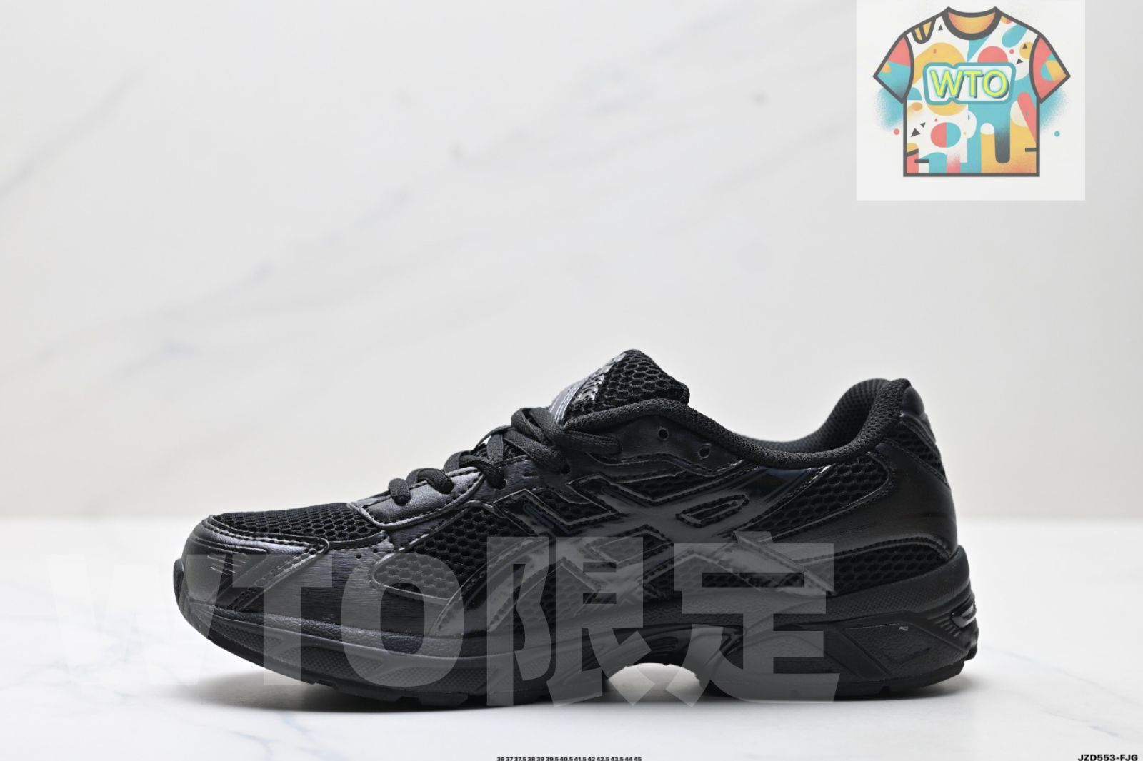 新モデル男女兼用ランニングシューズ