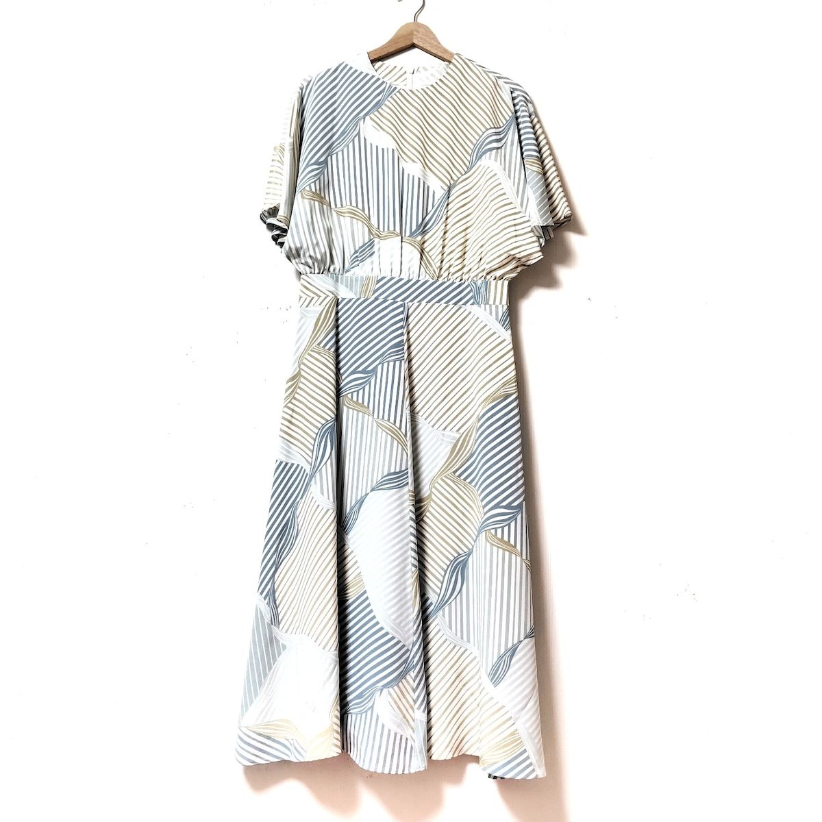 Leilian レリアン ワンピース サイズ9 M レディース - 白×ブルーグレー×マルチ クルーネック 半袖 ロング ストライプ