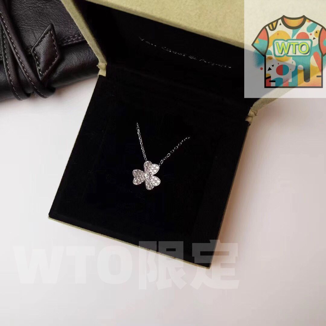 Van Cleef - Arpels ヴァン クリーフ＆アーペル VCA フリヴォル シリーズ ダイヤモンドいっぱいの四つ葉のクローバーと3つの花 ネックレス スイートフラワー｜ ｜