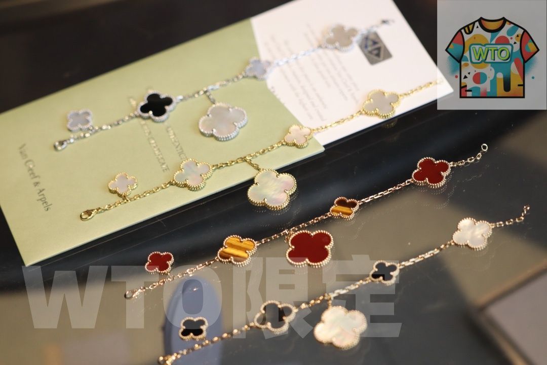 Van Cleef - Arpels マジック アルハンブラ 5連ブレスレット ヴァン クリーフ - アーペル レディースジュエリー| |