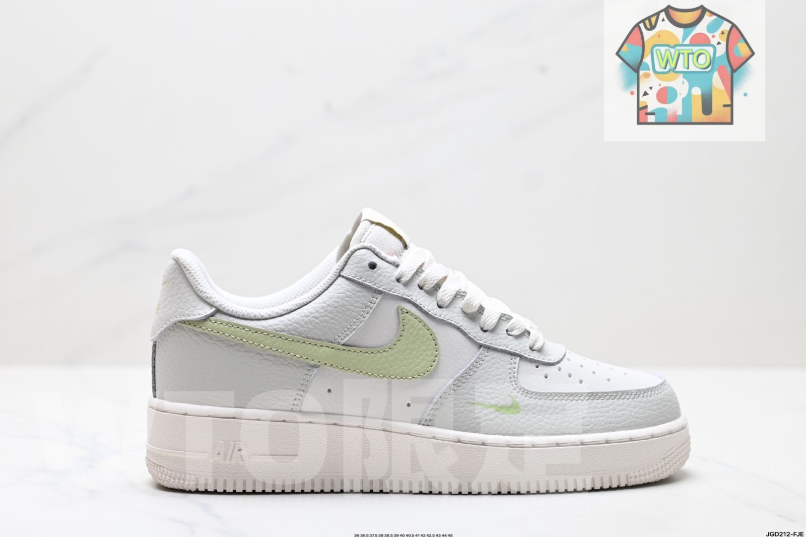 NIKE AIR FORCE 1‘07 ナイキ エア フォース 原 頭原紙板で なローカットエアフォースの型を作り上げる