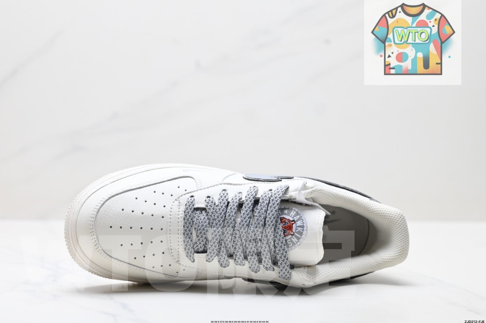 NIKE AIR FORCE 1‘07 LV 8 ナイキ エア フォース 原型の型紙と型枠で なローカットエアフォースのフォルムを再現