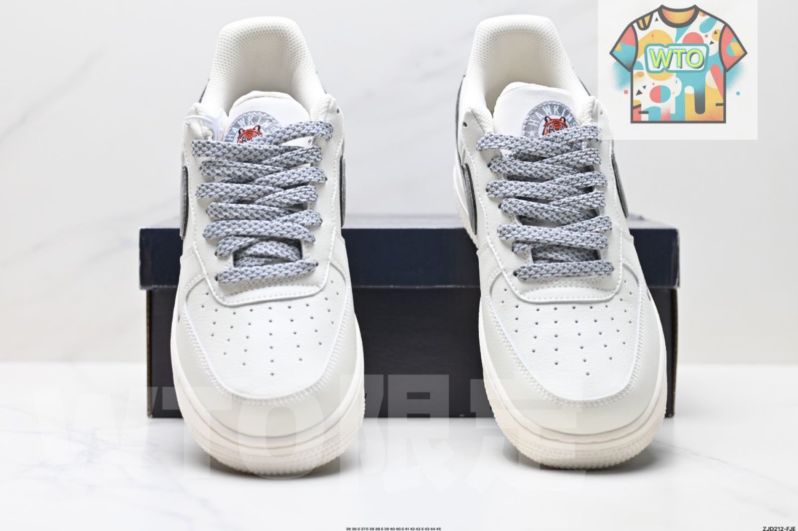 原型の型紙と型枠で なローカットエアフォースのフォルムを再現