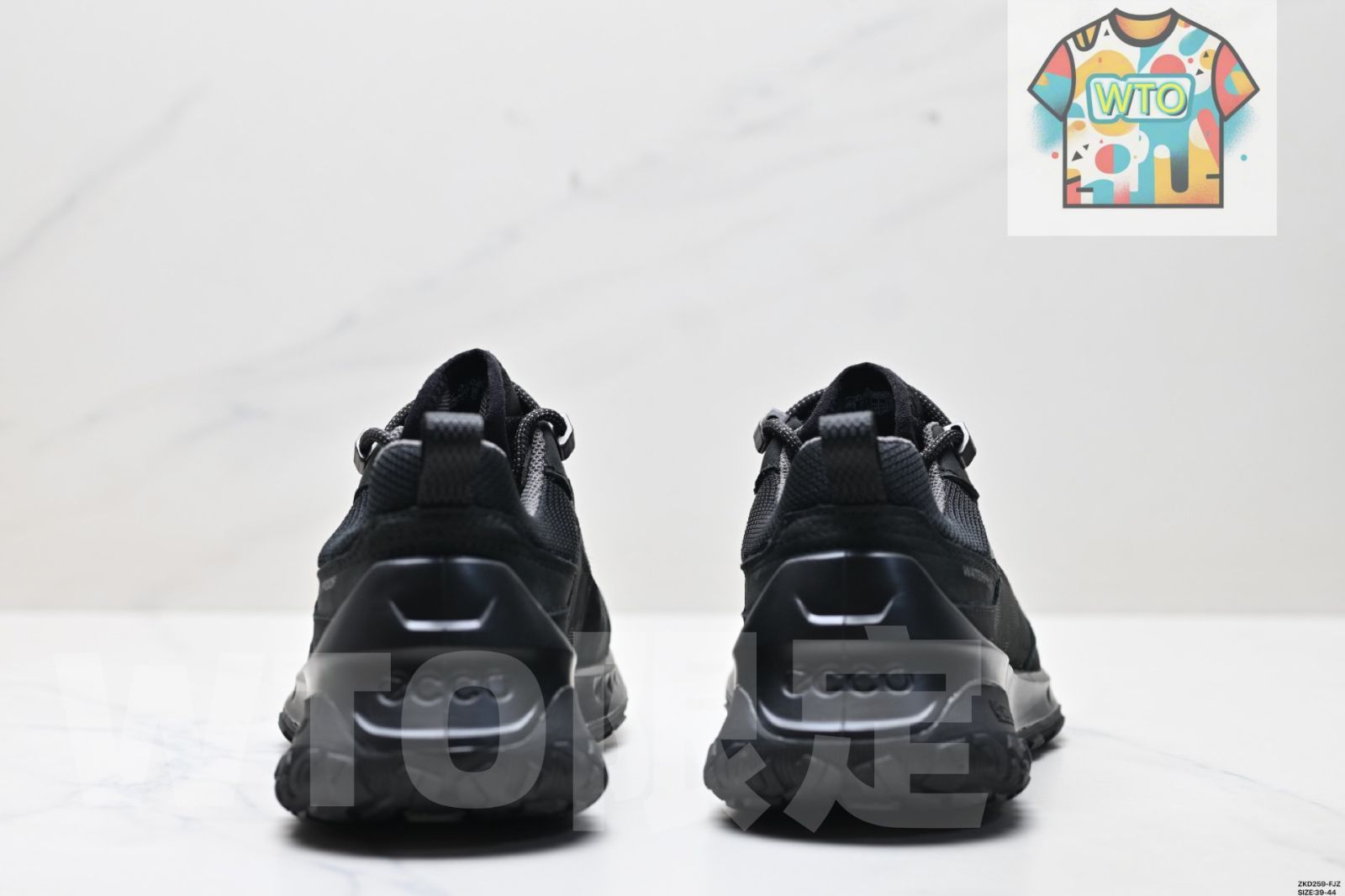 ハイキングシューズ