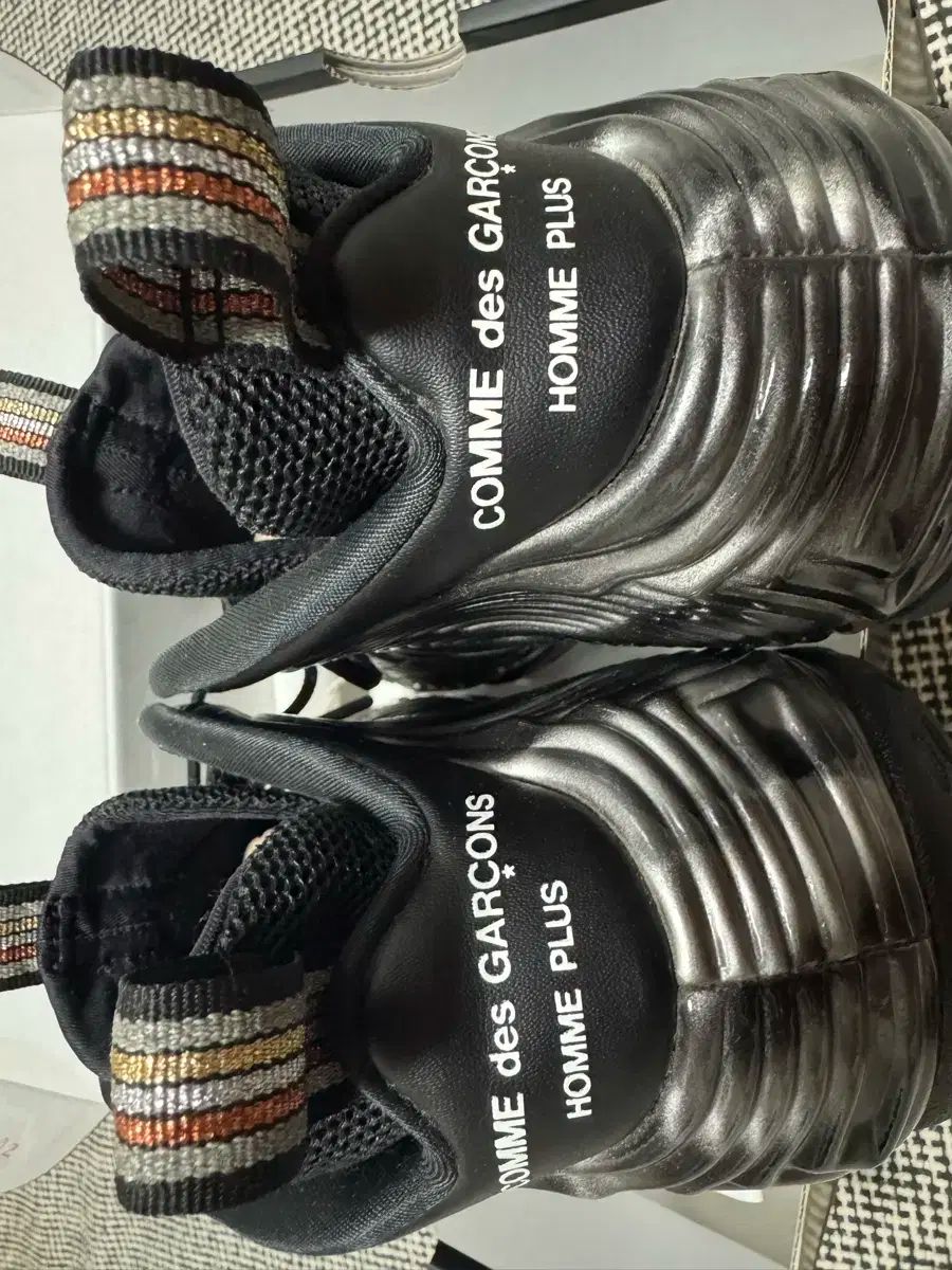 ギャルソン エアフォームポジット