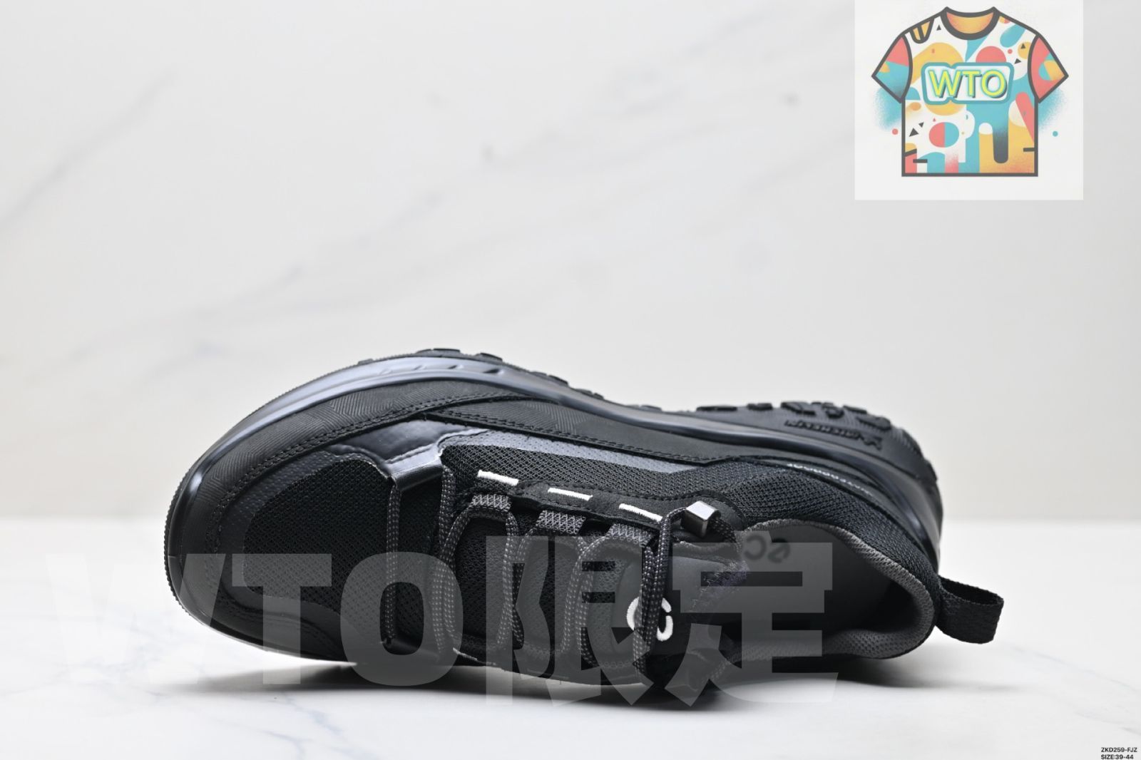 ECCO エッコ エッコ メンズ ハイキングシューズ 滑り止めで耐磨耗性が高く クッション性と弾力性に優れたアウトドア ハイキングシューズ