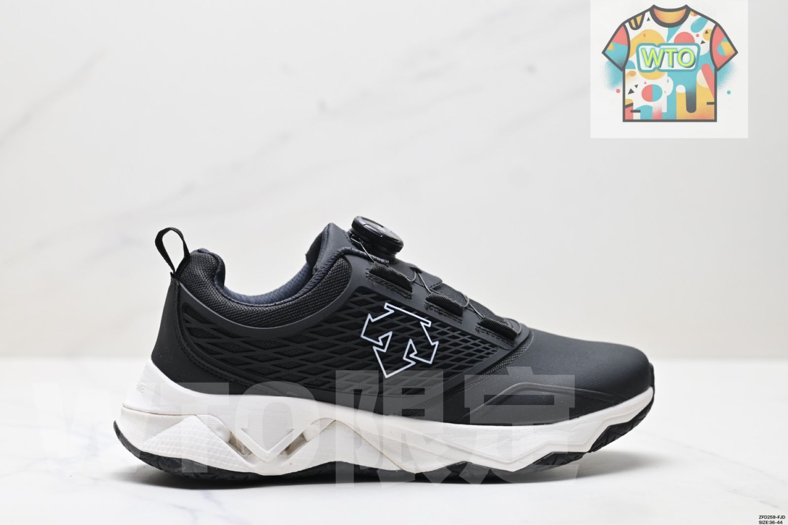 DESCENTE デセント Training 系列 トレーニングシリーズ 低 ロートップ 防滑 滑り止め 耐磨 耐摩耗 合 鞋 総合トレーニングシューズ