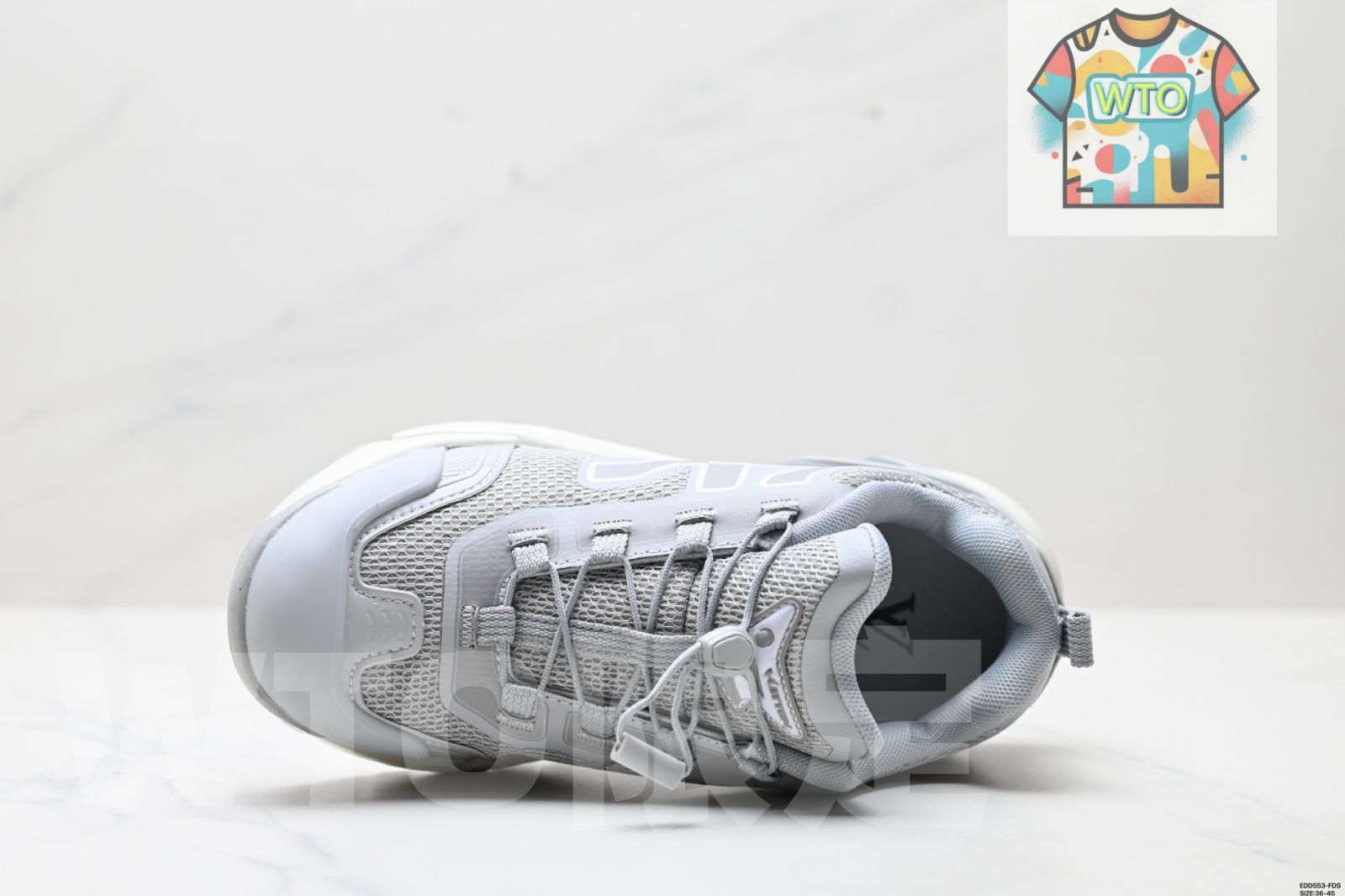 Louis Vuitton ルイ ヴィトン Runner Tatic シリーズ レース式厚底 ロートップ アウトドア登山シューズ