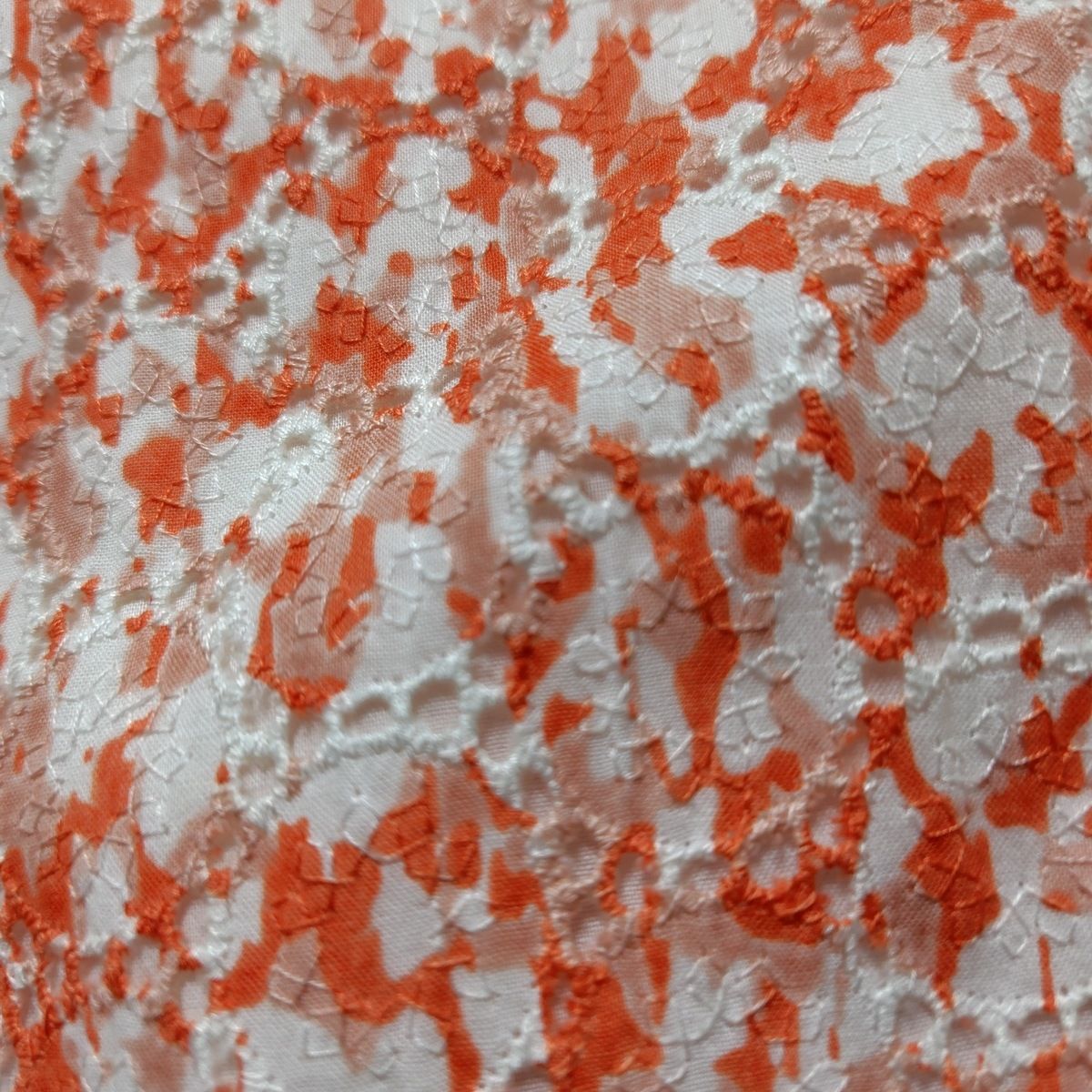 白 ノースリーブ